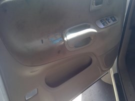 2004 TOYOTA TUNDRA, WHITE, EXTD CAB, 4.7L, AT, 4WD.  Z26444